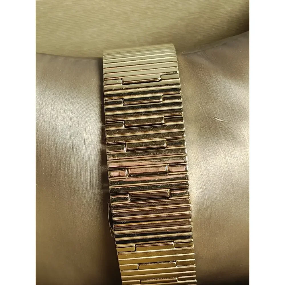 Nwt Wittnauer $550 WN3102 Store Display Men's Silver-Tone Dial Gold Watch